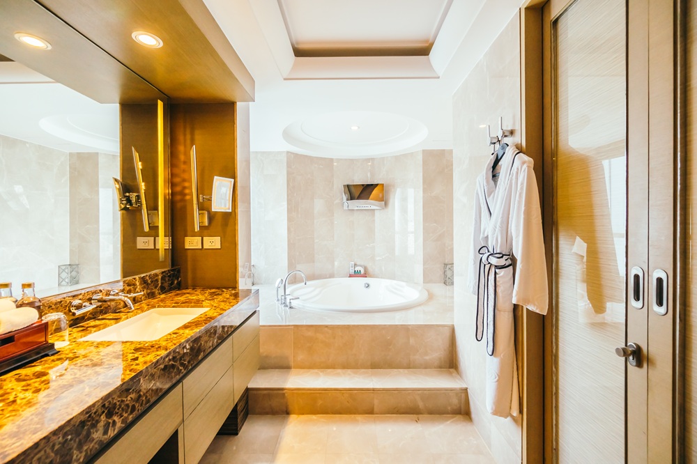 BANGKOK, THAILAND - AUGUST 12 2016: Beautiful luxury bathroom interior decoration in Hotel
